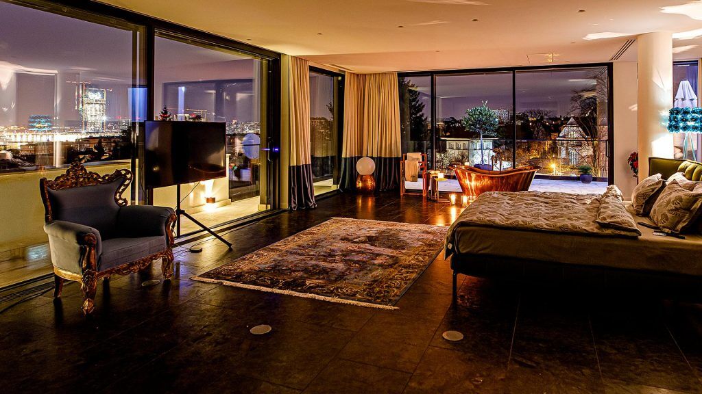 The Babe Suite